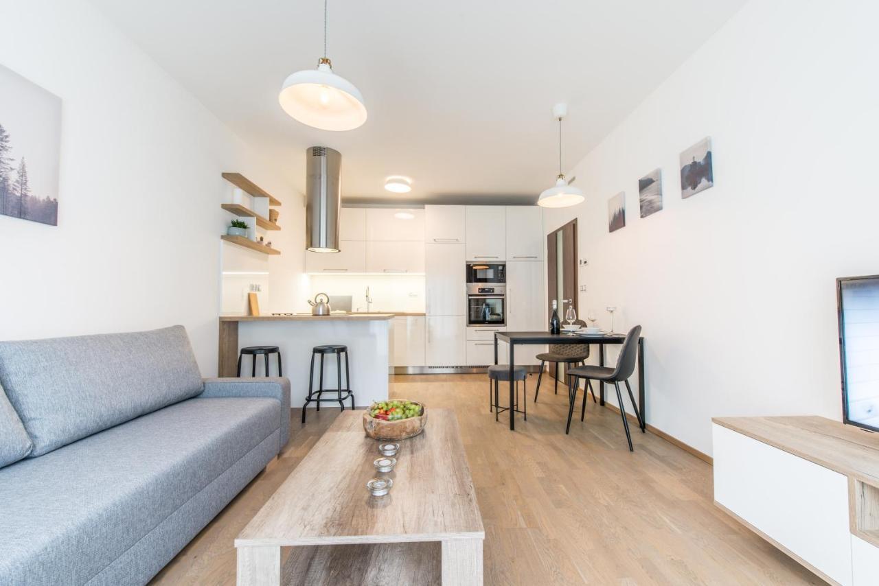 Mozart Central Apartments With Garage — Photos 1